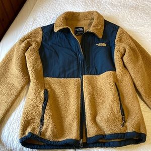 Women’s The North Face Fleece. Size M.